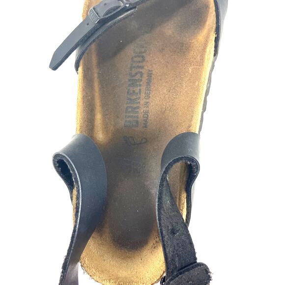 Birkenstock Yara Oiled Leather Sandals in Black - Picture 5 of 6